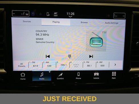 Used 2023 Chrysler Pacifica Touring-L FWD image 11