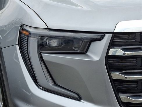 Used 2024 GMC Acadia Elevation image 10