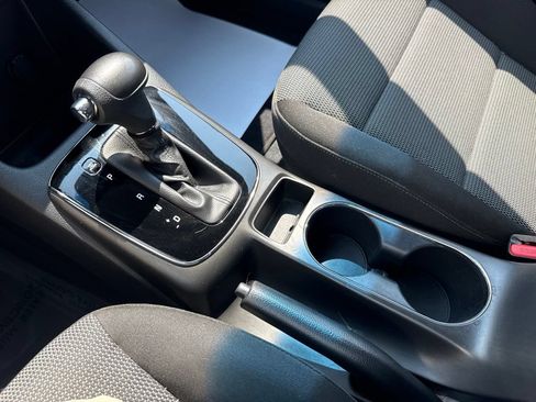 Used 2018 Kia Forte LX FWD image 17