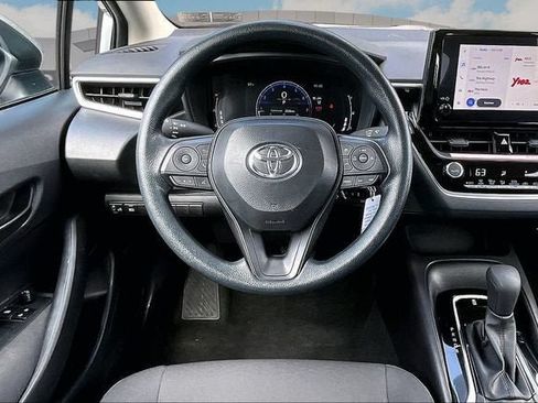 Used 2026 Toyota Corolla LE FWD image 5