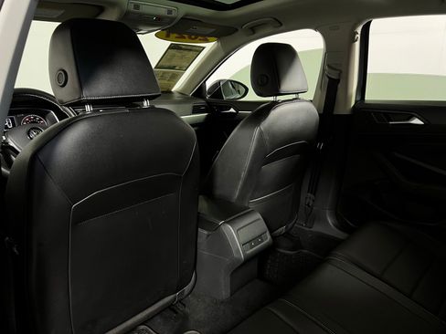 Used 2021 Volkswagen Jetta SE w/ SE Cold Weather Package FWD image 22