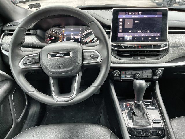 Used 2024 Jeep Compass Latitude AWD/4WD image 12