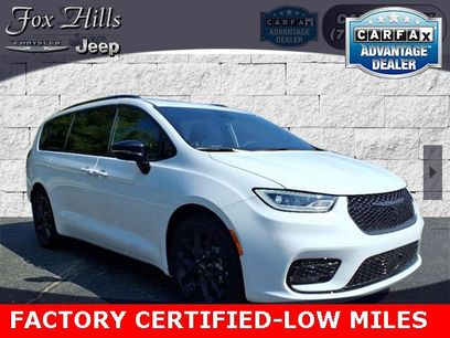 Used 2025 Chrysler Pacifica Limited