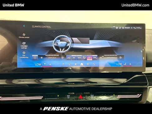 Used 2025 BMW 530i w/ Premium Package image 19