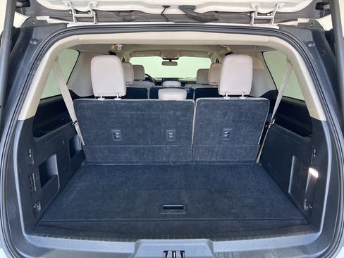Used 2024 Ford Expedition Max XLT image 23