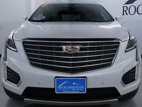 Used 2017 Cadillac XT5 Platinum w/ Driver Assist Package AWD/4WD image 2