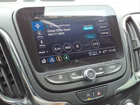 Used 2022 Chevrolet Equinox RS w/ RS Leather Package image 8