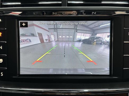 Used 2017 Lincoln Continental Select w/ Climate Package image 30