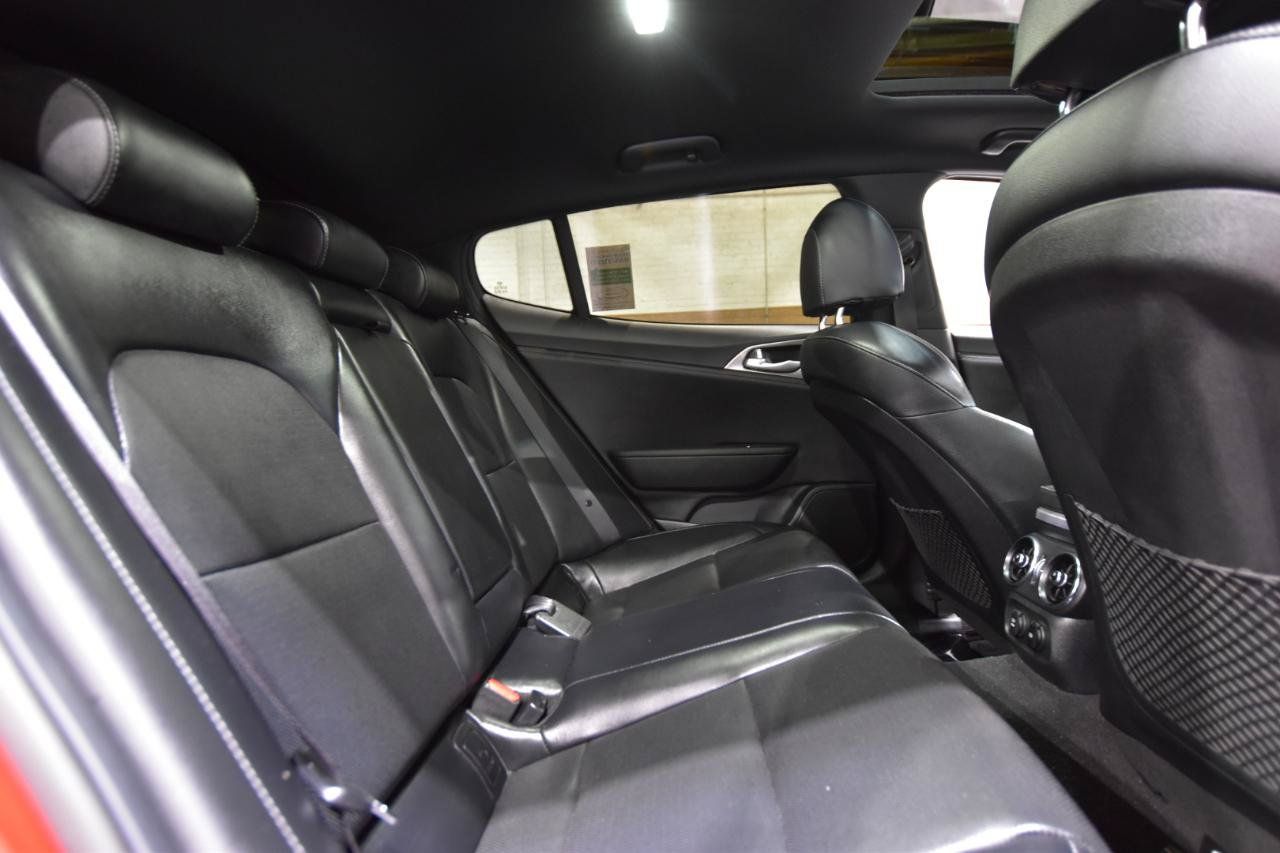 Used 2022 Kia Stinger GT1 AWD/4WD image 37