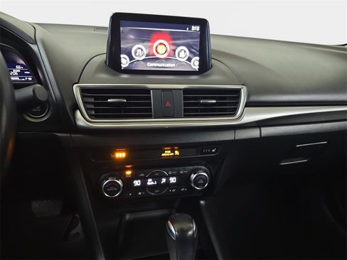 Used 2017 MAZDA MAZDA3 Touring image 22