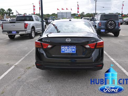 Used 2024 Nissan Altima 2.5 SV FWD image 4