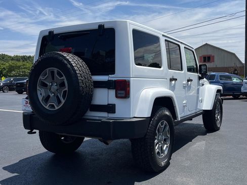 Used 2018 Jeep Wrangler Unlimited Rubicon w/ Connectivity Group AWD/4WD image 2