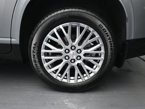 Used 2024 GMC Acadia Denali w/ LPO, Roadside Safety Package image 11