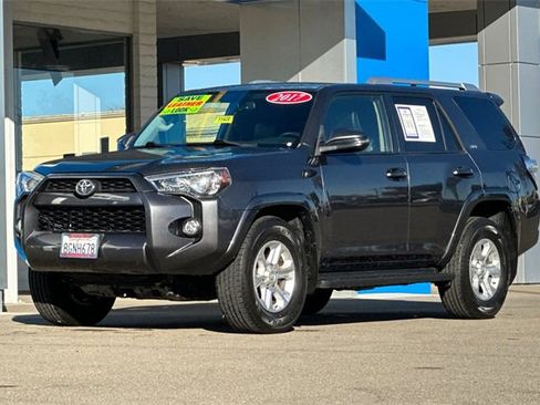 Used 2017 Toyota 4Runner SR5 Premium image 10