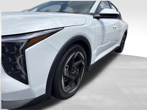 Certified 2025 Kia K4 EX FWD image 16