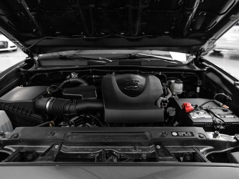 Used 2017 Toyota Tacoma SR5 image 44
