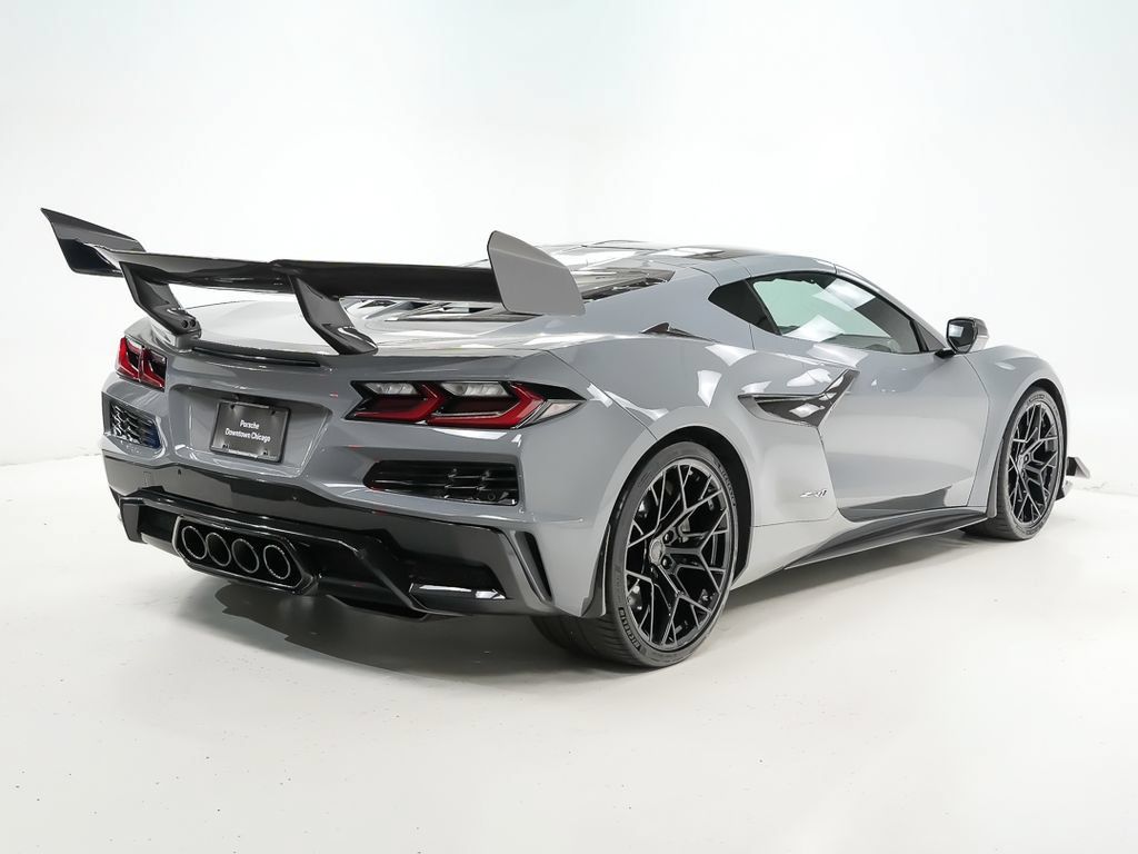Used 2025 Chevrolet Corvette ZR1 w/ ZR1 Carbon Fiber Aero Package RWD image 10