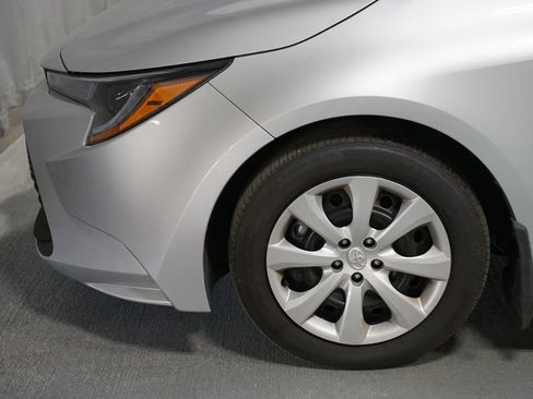 Used 2025 Toyota Corolla LE image 5