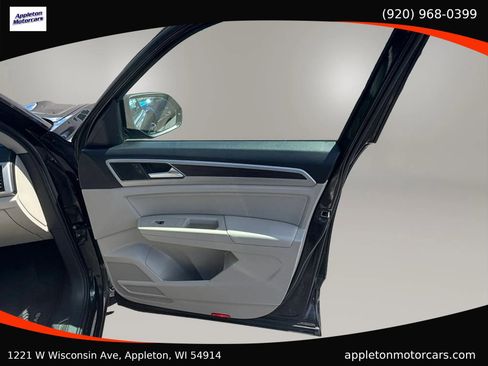 Used 2019 Volkswagen Atlas SEL R-Line AWD/4WD image 32