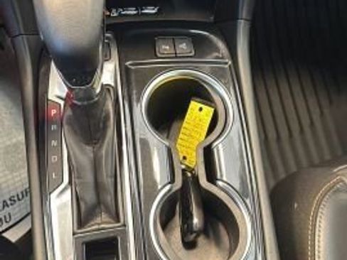 Used 2022 Chevrolet Equinox Premier AWD/4WD image 24