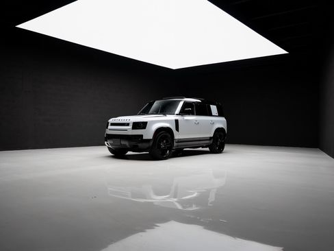 Used 2023 Land Rover Defender 110 AWD/4WD image 89