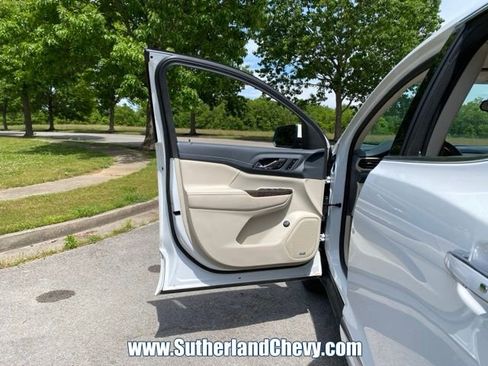 Used 2023 GMC Acadia Denali AWD/4WD image 13