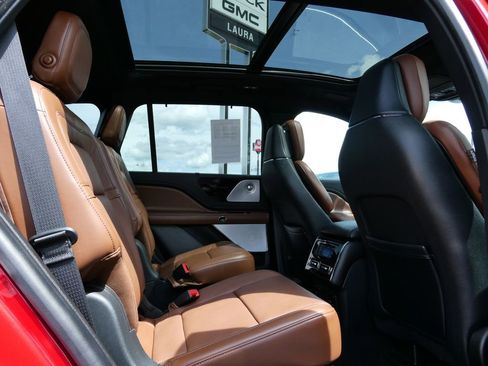 Used 2020 Lincoln Aviator Reserve w/ Equipment Group 202A AWD/4WD image 15