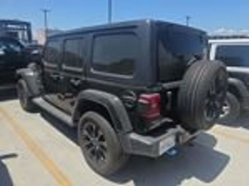 Used 2023 Jeep Wrangler Unlimited Sahara w/ Cold Weather Group AWD/4WD image 4