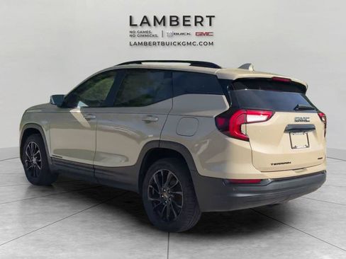 Used 2023 GMC Terrain SLE w/ Driver Convenience Package AWD/4WD image 3