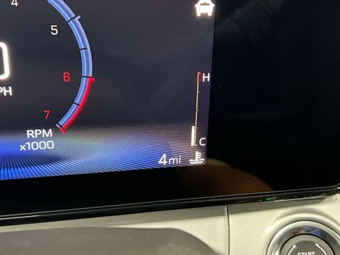 Used 2025 Chevrolet Trax LT FWD image 12