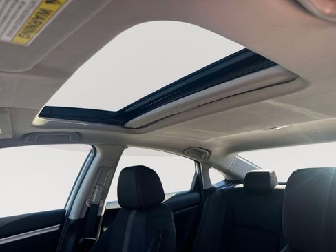 Used 2020 Honda Civic EX image 8