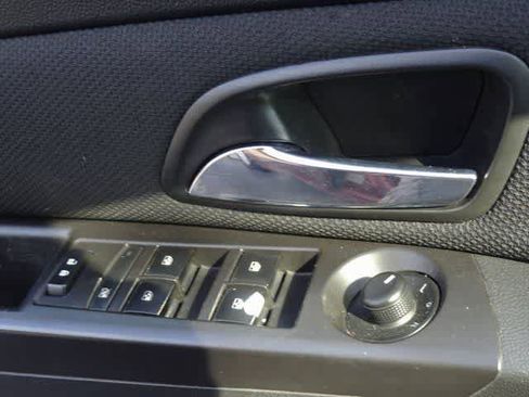 Used 2015 Chevrolet Cruze LT w/ Technology Package image 18