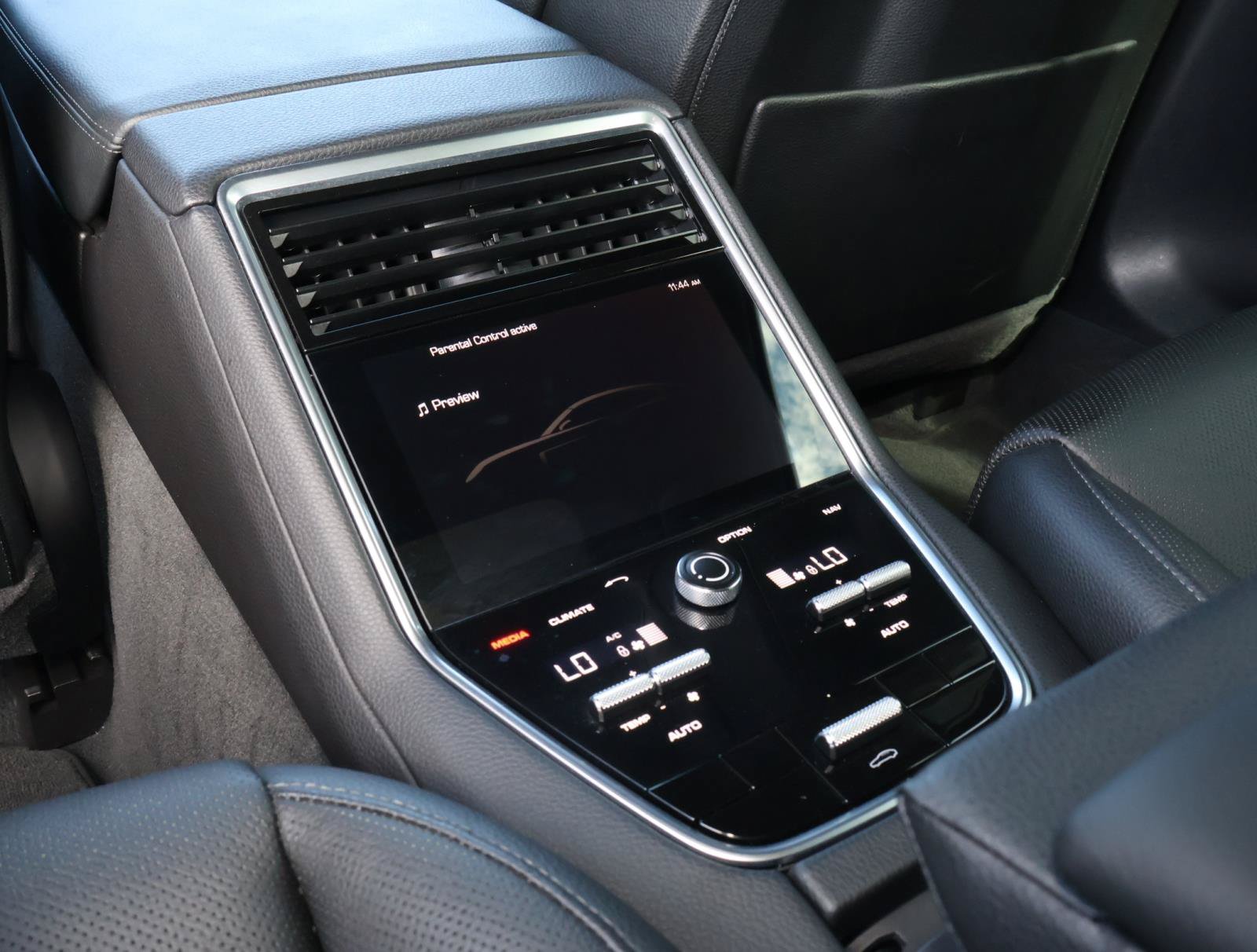 Used 2018 Porsche Panamera 4 AWD/4WD image 22