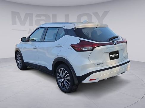 Used 2021 Nissan Kicks SV FWD image 3