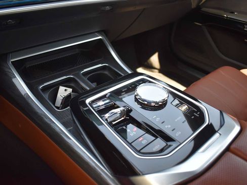 Used 2024 BMW 760i xDrive w/ Executive Package AWD/4WD image 20