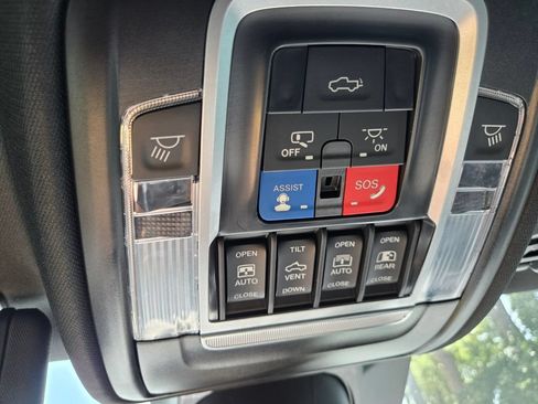 Used 2024 RAM 1500 Limited AWD/4WD image 35