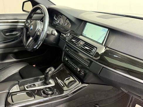 Used 2014 BMW 550i Sedan w/ Executive Package image 32