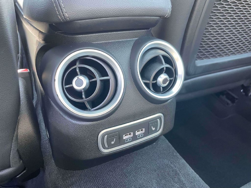 Used 2025 Alfa Romeo Giulia AWD image 12