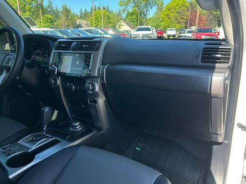 Used 2020 Toyota 4Runner SR5 Premium image 27