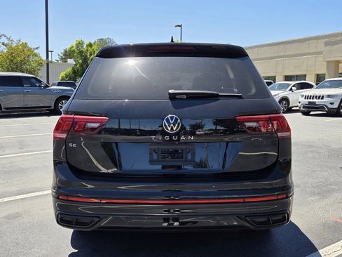 Used 2022 Volkswagen Tiguan SE R-Line FWD image 7