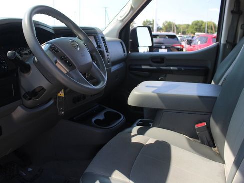 Used 2019 Nissan NV 3500 SV w/ Navigation Package image 9