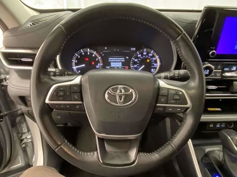 Used 2024 Toyota Highlander XLE image 23