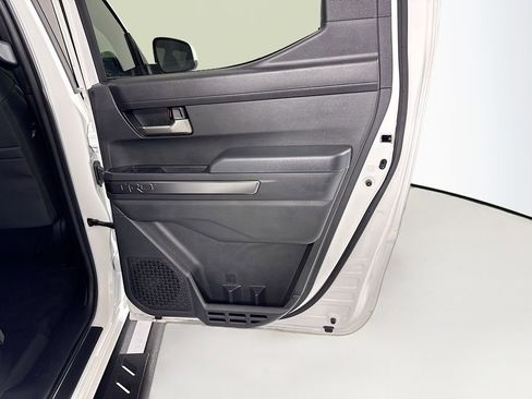 Used 2025 Toyota Tacoma TRD Sport AWD/4WD image 27