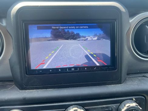 Used 2019 Jeep Wrangler Sport AWD/4WD image 22