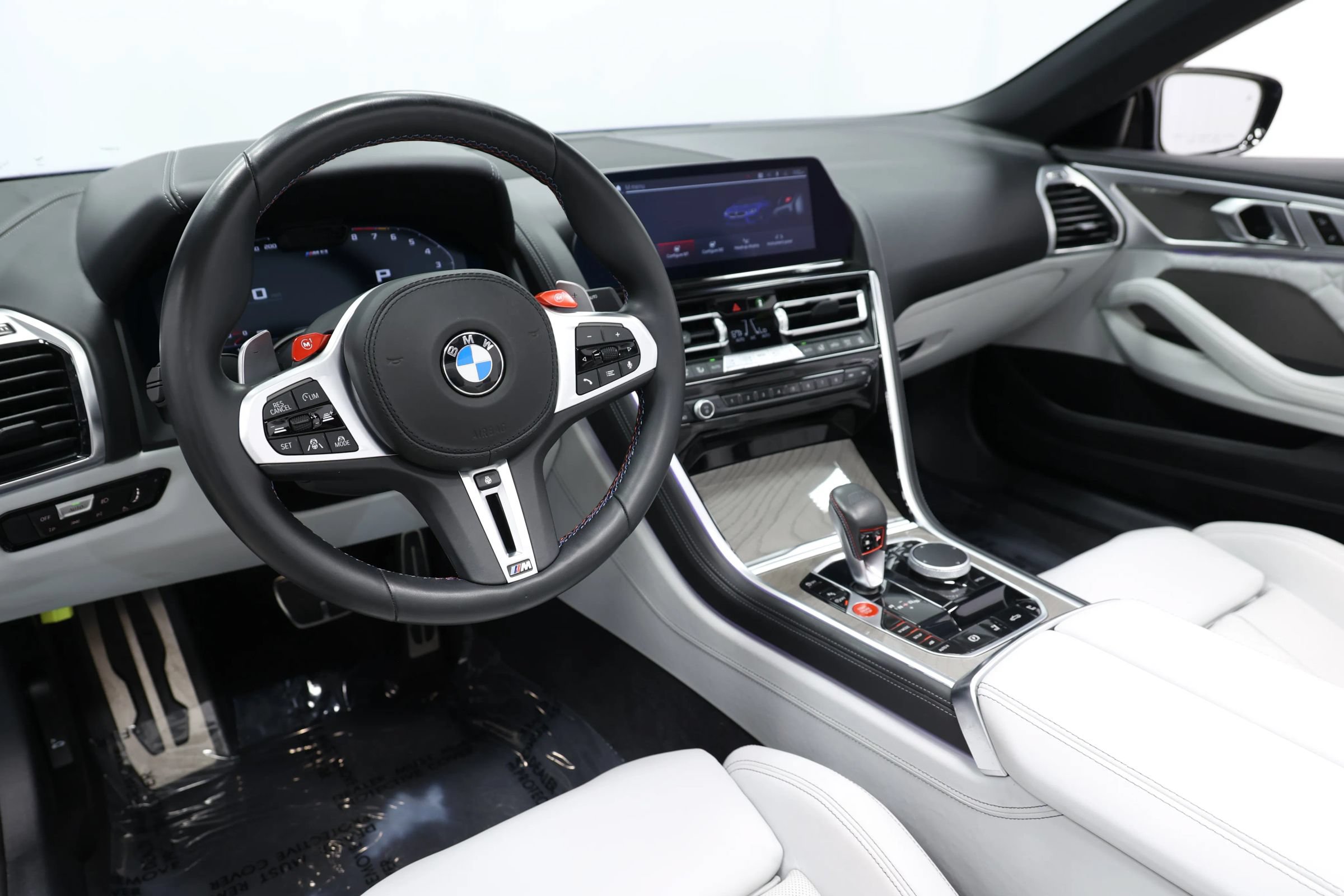 Used 2020 BMW M8 Convertible w/ M Carbon Exterior Package AWD/4WD image 21