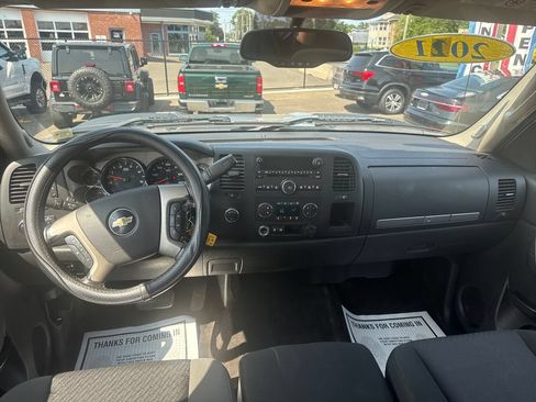 Used 2011 Chevrolet Silverado 2500 LT w/ Interior Plus Package AWD/4WD image 12