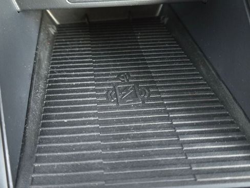 Used 2025 Nissan Kicks SV image 24