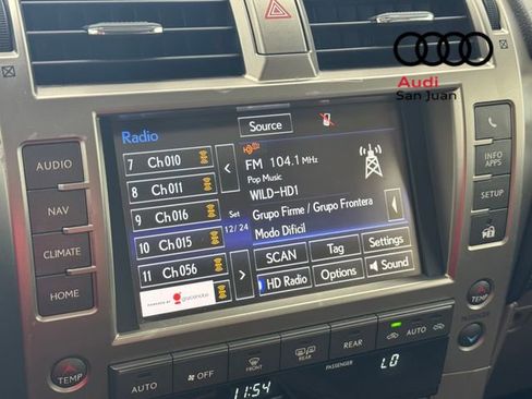 Used 2020 Lexus GX 460 Luxury w/ Accessory Package AWD/4WD image 16
