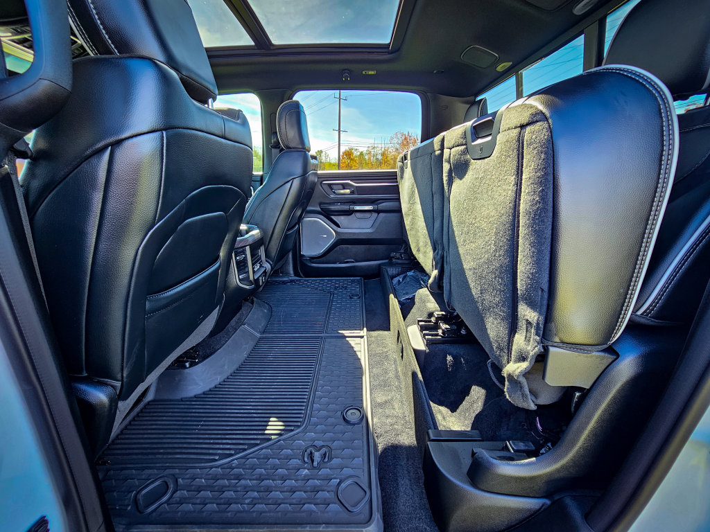 Used 2025 RAM 1500 Laramie w/ Night Edition AWD/4WD image 43