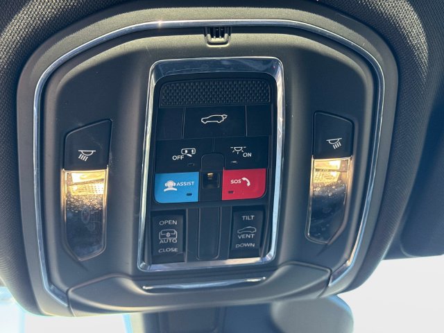 Used 2023 Jeep Grand Cherokee L Altitude AWD/4WD image 21